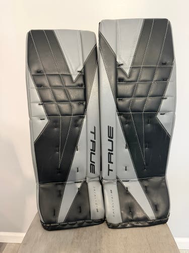 28" 2024 True Catalyst SE Goalie Leg Pads (Used)