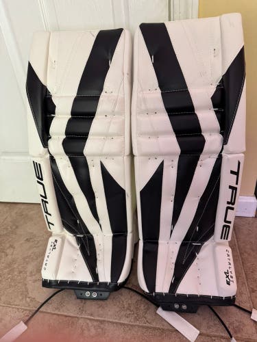 30" True Catalyst 7X3 Goalie Leg Pads (New)