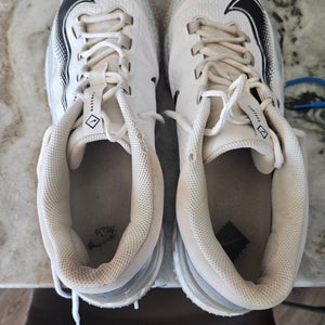White Men's Size M 14.0 (W 15.0) Adult Nike Low Top Turf Cleats (Used)