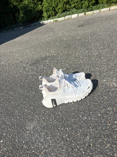 White Unisex Size M 8.0 (W 9.0) Adult Nike Free Metcon Shoes (Used)