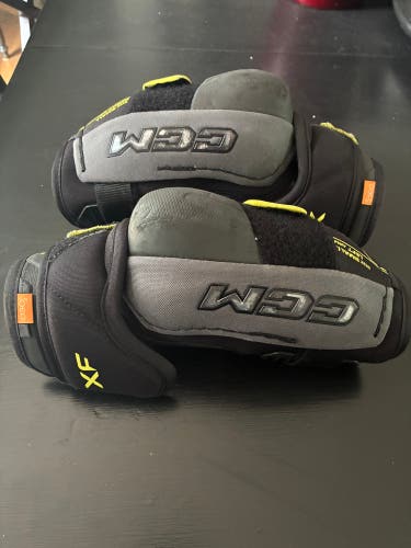 Senior Small CCM Tacks XF Pro Elbow Pads (Used)