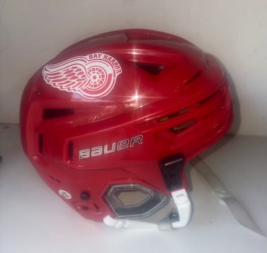 Small Bauer Re-Akt 155 Helmet (Used)