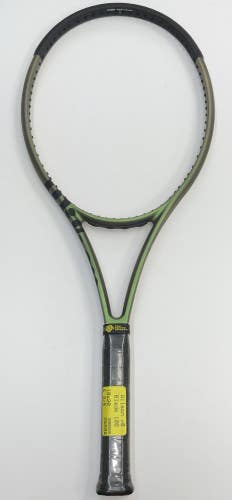 Wilson BLADE 100 18x20 4 3/8 Pro Stock Rubber Coating Finish