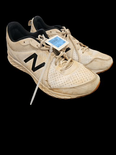Used New Balance Bla Whi Cleats Youth 13.5 Baseball And Softball Cleats 11850-s000016770