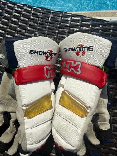 Maverik Showtime Gloves