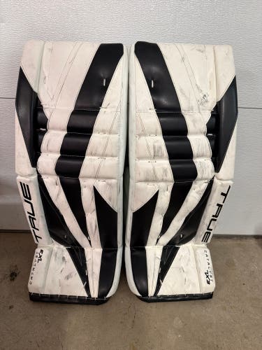 32" True Catalyst 7X3 Goalie Leg Pads (Used)