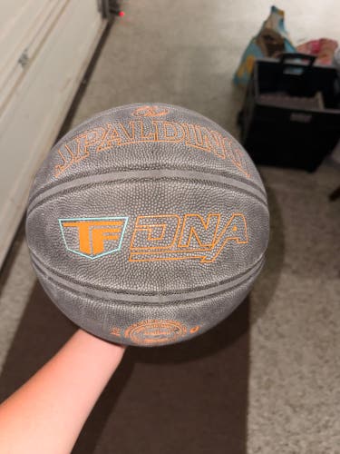 Spalding Basketball TF DNA (Used)