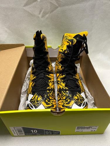 Used Under Armour Senior 10 Football Cleats 11490-s000252713