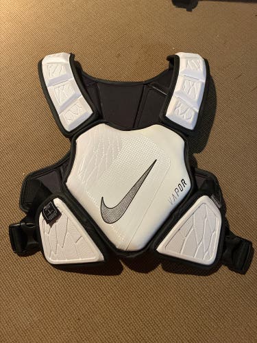 Medium Adult Nike Vapor Elite Shoulder Pads (New)