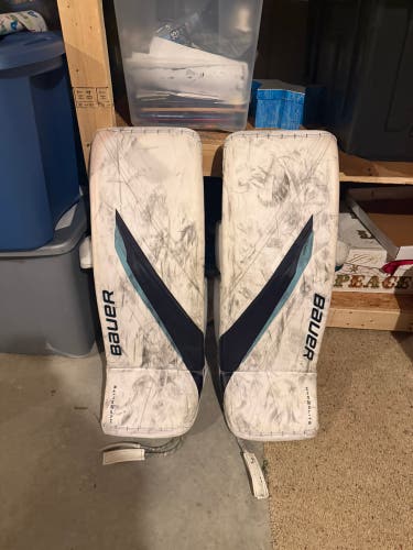 34" Bauer Vapor Hyperlite 2 Goalie Leg Pads (Used)