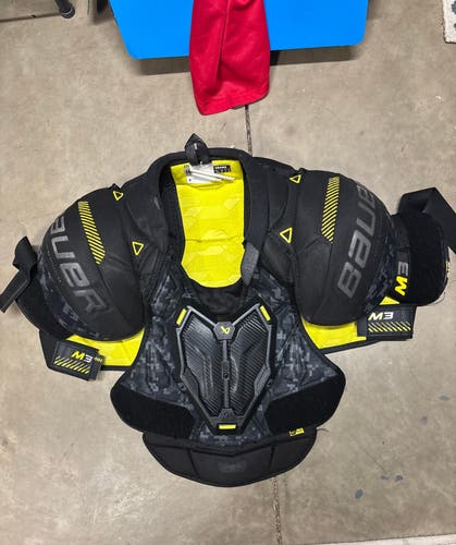Large Intermediate Bauer Supreme M3 Shoulder Pads (Used)
