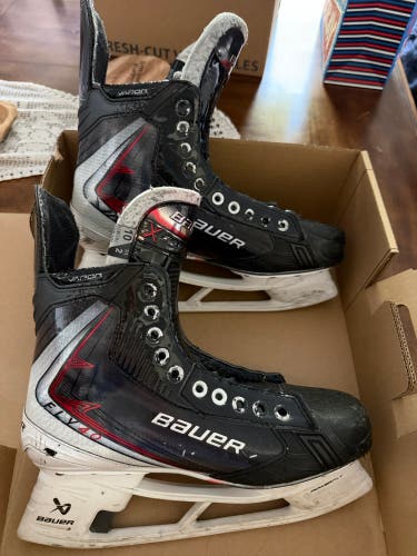 2025 Bauer Vapor Fly40 Hockey Skates 10 (Used)