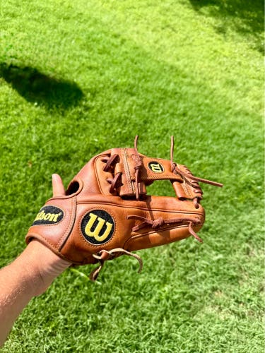 Wilson A2000 DP15 RH Infield Baseball Glove 11.5" (Used)