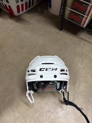Medium CCM Tacks 910 Helmet (Used)