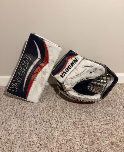 Notre Dame Vaughn Pro V Elite Pro Carbon Custom Blocker and Velocity V7 Glove Regular