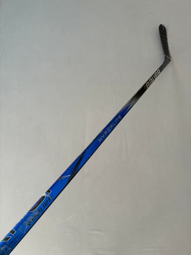 Used 87 Flex P92M Senior Bauer Vapor Hyperlite 2 Left Hand Pro Stock Hockey Stick - Blue