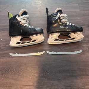 Bauer Supreme S29 Hockey Skates Regular Width Size 5.5 (Used)