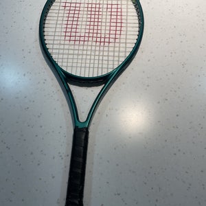 Wilson Blade Tennis Racquet (Used) barely used