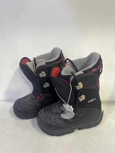 Used Burton Ion Grom Boys Snowboard Boots Black Junior 04 11727-s000186497