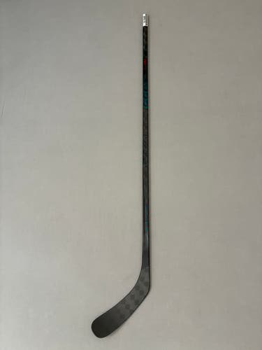New 95 Flex P86 Senior CCM Vizion Right Hand Pro Stock Hockey Stick