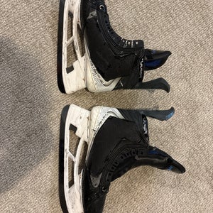 Blue 2025 Bauer Vapor Flylite Hockey Skates Regular Width Pro Stock 8.5 (Used)