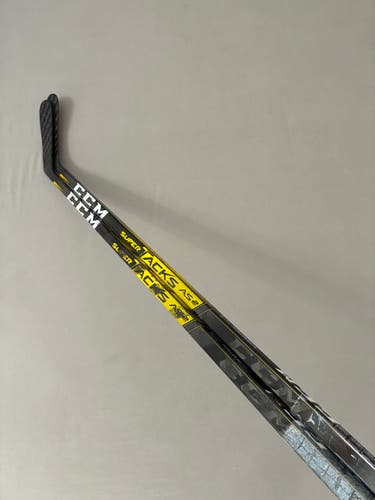 *2 Pack* of Used 90 Flex P6 Senior CCM Super Tacks AS2 Pro Right Hand Pro Stock Hockey Sticks