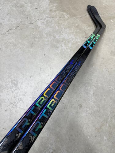 2 PACK 90 Flex P28M Senior CCM RibCor Trigger 9 Pro Left Hand Hockey Stick Pro Stock (New)