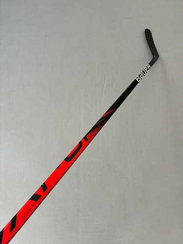 New 82 Flex P88M Senior Bauer Vapor League Left Hand Pro Stock Hockey Stick