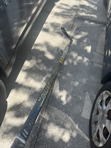Senior Bauer Supreme 2S Pro Left Hand Hockey Stick P28 77 Flex Pro Stock (Used)