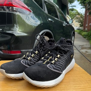 Under Armour Harper 9 (Used)