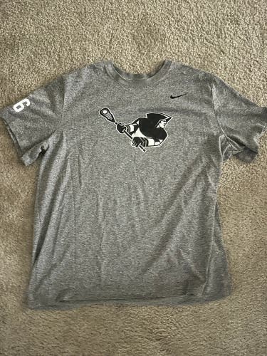 Gray XL Men's Nike Shirt (Used)