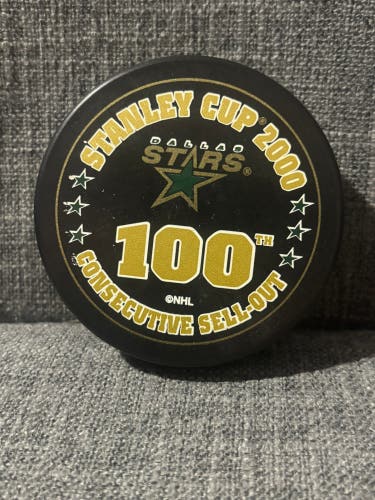 Dallas Stars Stanley Cup 2000 100th Consecutive Sell-Out Hockey Puck