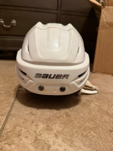 Small Bauer Re-Akt 95 Helmet (Used)