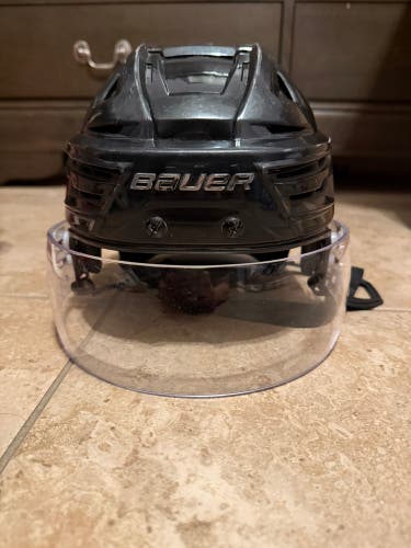 Small Bauer Re-Akt 95 Helmet (Used)