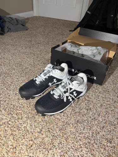 Black Men's Size M 8.0 (W 9.0) Youth Under Armour Yard low (New)