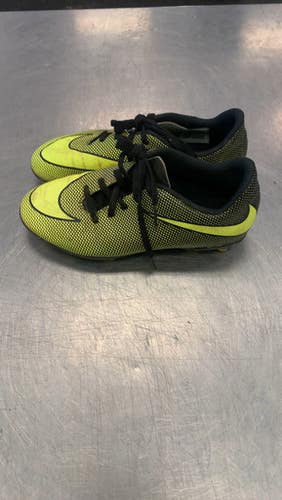 Used Nike Soccer Cleats Yellow Junior 04 11339-s000182855