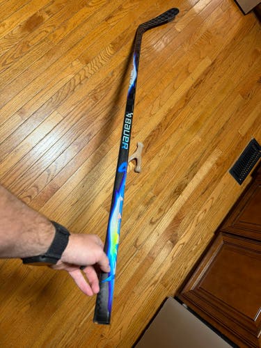 Senior Bauer Vapor Flylite Right Handed Hockey Stick P92 87 Flex (Used)