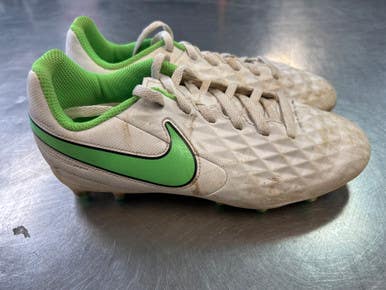 Used Umbro Soccer Cleats White Junior 03 11868-s000060306