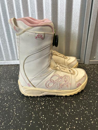 Used K2 Kat Junior 04 Men's Snowboard Boots 11868-s000031546