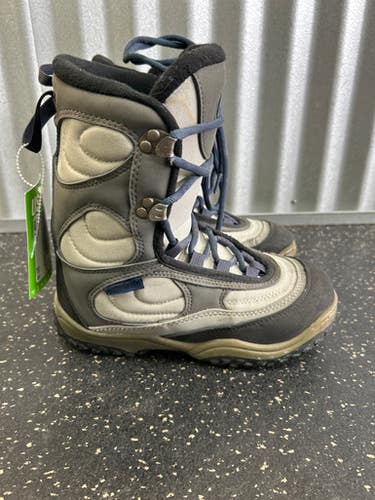 Used Junior 02 Men's Snowboard Boots 11868-s000010936