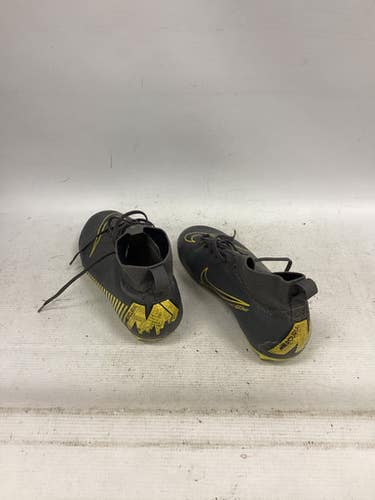 Used Nike MERICURIAL Soccer Cleats Grey Junior 04.5 11851-S000048164