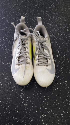 Used Nike Soccer Cleats White And Grey Junior 05 11849-s000030997