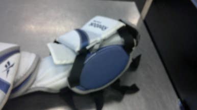 Used Reebok Chest Protector Youth Body Armor Md 11339-s000194237