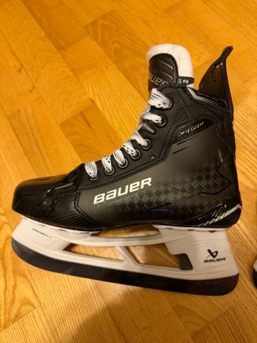 Bauer Supreme Shadow SR Hockey Skates Size 5 Fit 2 with FlyTi Steel