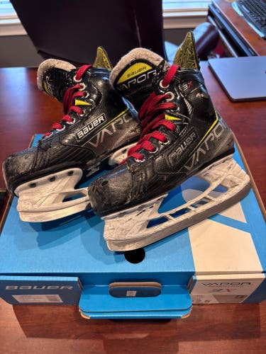 2021 Bauer Vapor 3X Hockey Skates Regular Width 12.5 (Used)