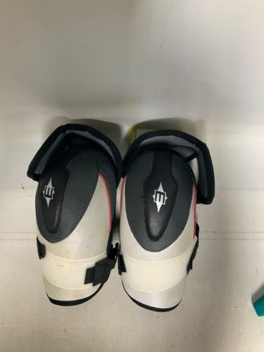 Used Easton SYNERGY ST4 Senior Elbow Pads LG 11823-S000040461