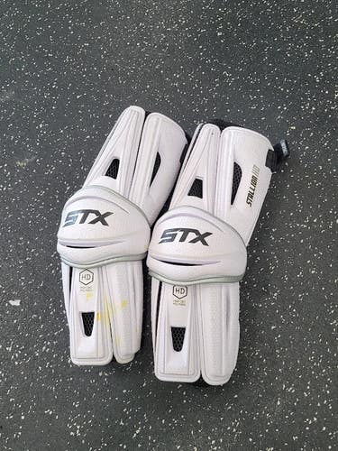 Used STX STALLION HD Lacrosse Arm Pads/Guards White LG 11849-S000041510