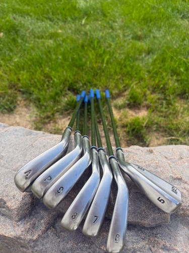 Men's 2019 Sub 70 699 Right Handed Iron Set Regular Flex (7 Clubs) #5 - #9, PW, GW 39.25" (Used)