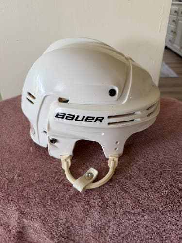 Medium Bauer 4500 Helmet (Used)