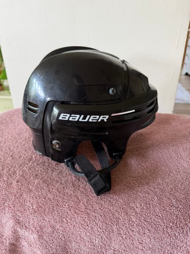Medium Bauer 4500 Helmet (Used)